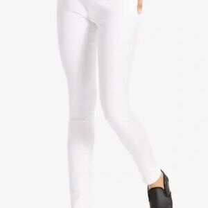 NEW!  White Levi711   Levis  Skinny  Waist 32 Inseam 27  Waterless Jeans